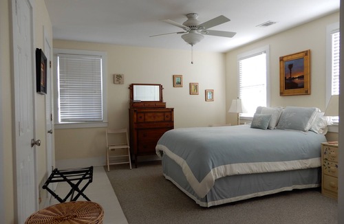 Radcliffeborough Condo | Convenient Spacious Condo Perfectly Located in Historic Downtown Charleston