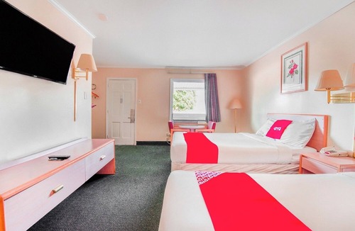 Durham Hotel | Convenient Suburban Stop – Clean, Comfy & Close to Downtown Durham