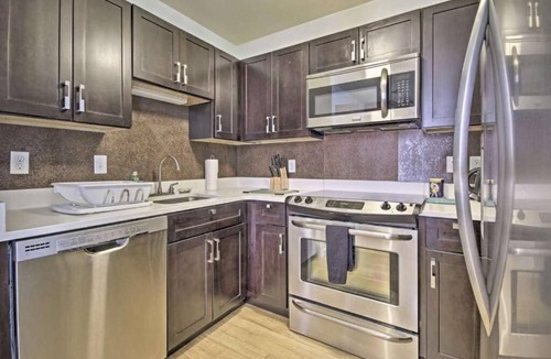 Downtown Baltimore Apartment | Convention Center corporate apartments