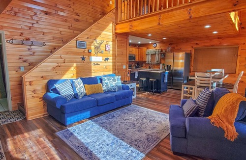 Grassy Creek Cabin | Cooler Temps, Better Memories - 3BR/3BA w/Views, Game Table, & WiFi