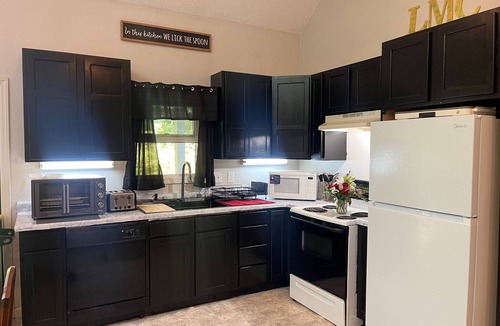 Banner Elk Cabin | Copper Frog Retreat- 3/2 on 20acres with hot tub&AC. 2miles from Sugar Mountain