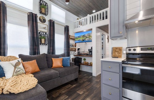 Fredericksburg House | Copper Ridge | Designer Tiny Home with Resort Pool near Fredericksburg