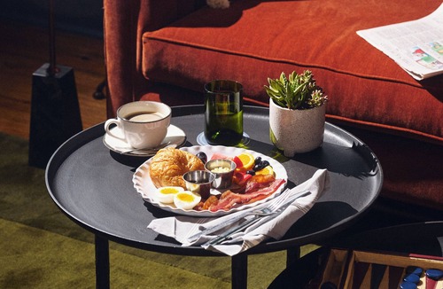 Central Business District Hotel | Copper Vine Winepub & Inn