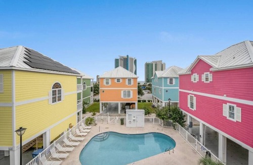 Myrtle Beach House | Coral Coast Beach House w Pool