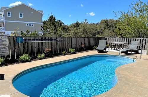 Corolla Light House | Corolla Light Amenities, walk to beach, restaurants & shops, Private pool & hot tub, Views! 10% .