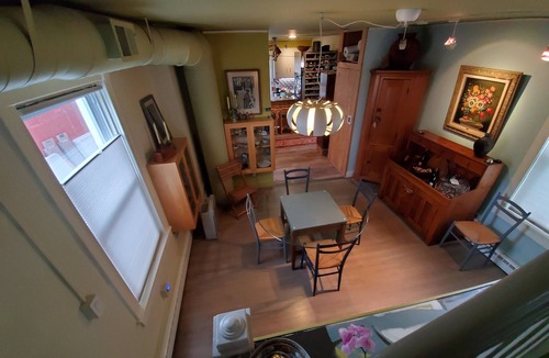 Frederick House | Corporate Housing in Downtown Frederick w/Parking & WiFi