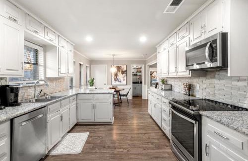 Rowlett House | Cosy Waterfront Home