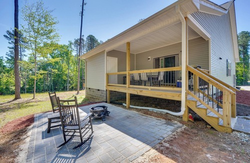 Macon House | Cottage 1 Mi to Lake Gaston Beach & Boat Launch