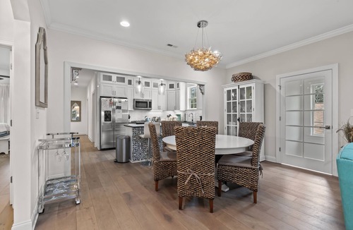 Atlantic Beach House | Cottage Glyn - 3 BR Home Steps to the Beach