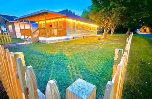 Issue House | Cottage in Heart of Colonial Beach, 7 Mins Walk to the Beach