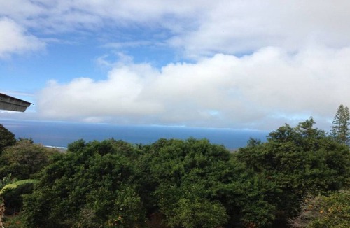 Honaunau-Napoopoo Cottage | Cottage-like Duplex in South Kona on the Big Island. Sleeps two adult guests