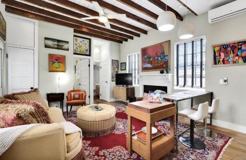 Wilmington Historic District House | Cottage On Front, Downtown free parking!