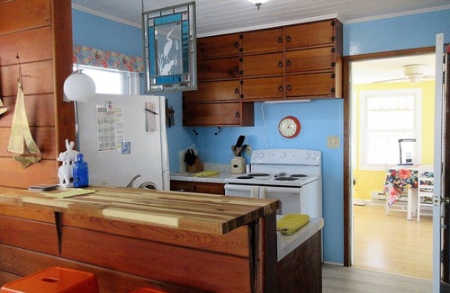 Buckroe Beach House | Cottage with private beach!