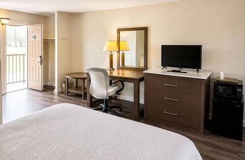 Franklin Hotel | COUNTRY HOST INN