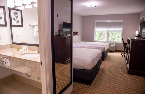 Wilmington Hotel | Country Inn & Suites by Radisson, Wilmington, NC