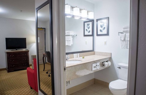Wilmington Hotel | Country Inn & Suites by Radisson, Wilmington, NC