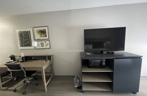 Midway Hotel | Country Inn & Suites by Radisson, Midway - Tallahassee West