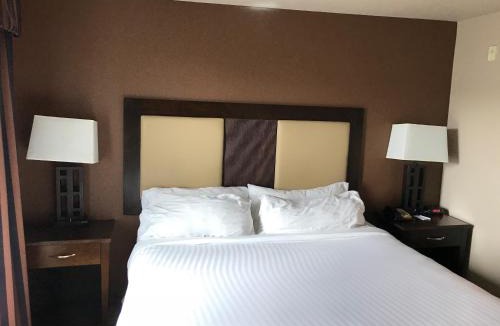Garden City Hotel | Country Inn & Suites by Radisson, Murrells Inlet, SC