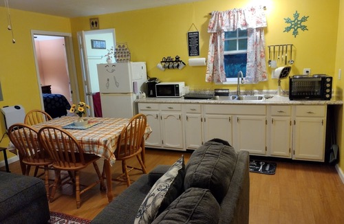 Keeling House | Country retreat close to VIR, Hyco lake, Danville & Chatham