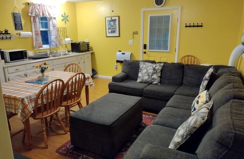 Keeling House | Country retreat close to VIR, Hyco lake, Danville & Chatham