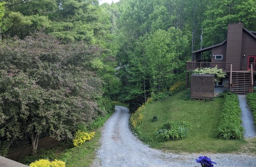 Boone Apartment | Country road take me home!