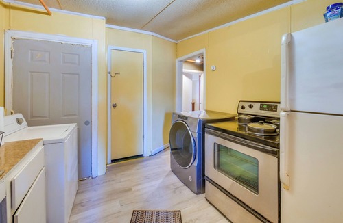 Fort Valley Apartment | Countryside Escape, 8 Mi to FVSU & Main Street!