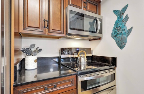 Shelter Cove Condo | Couples Retreat - Water Views Near Beach