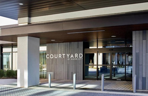 Locust Point Hotel | Courtyard Baltimore Downtown/McHenry Row