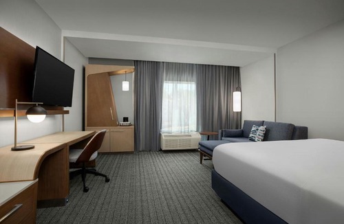 Town Center Hotel | Courtyard by Marriott Atlanta Kennesaw