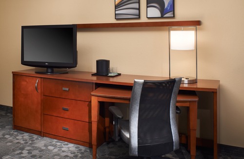 Warren Hotel | Courtyard by Marriott Detroit Warren