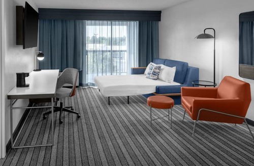 Flint Hotel | Courtyard by Marriott Flint Grand Blanc