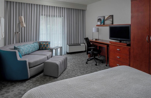 Southside Hotel | Courtyard by Marriott Jacksonville at Mayo Clinic Campus/Beaches