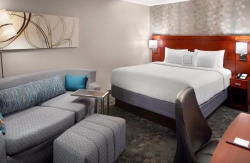 Terry Sanford Hotel | Courtyard by Marriott Fayetteville