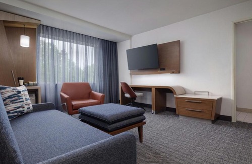 West Hyattsville Hotel | Courtyard Largo Medical Center Drive