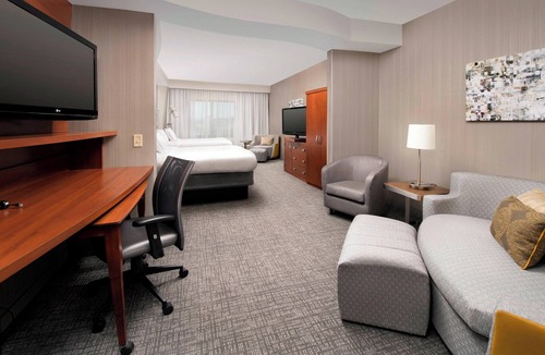 Lufkin Hotel | Courtyard Lufkin