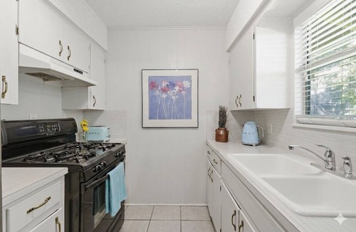 Zilker House | Cowboy Pool Home❤️ Walk to Barton Springs, Zilker & Dining