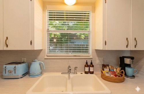 Zilker House | Cowboy Pool Home❤️ Walk to Barton Springs, Zilker & Dining