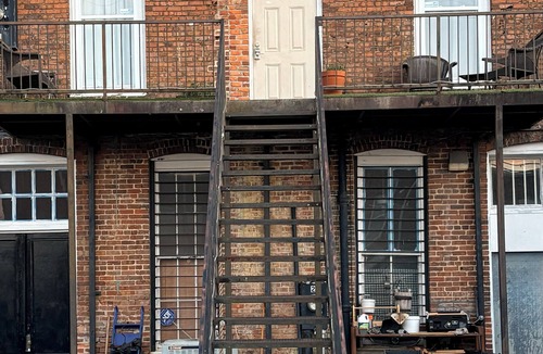 Moultrie Apartment | Cozy 1-bedroom apartment in downtown Moultrie.