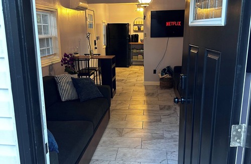 Asheboro House | Cozy 1-bedroom building "out back" in downtown Asheboro, NC. Great location.