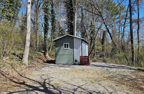 Morganton House | Cozy 1-bedroom bungalow close to town in Morganton, NC