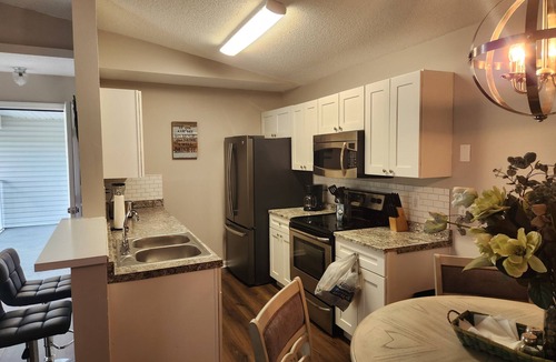 Garden City Condo | Cozy 1-bedroom condo in terrific Surfside Beach with AC