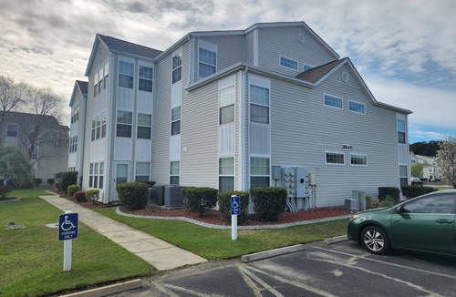 Garden City Condo | Cozy 1-bedroom condo in terrific Surfside Beach with AC