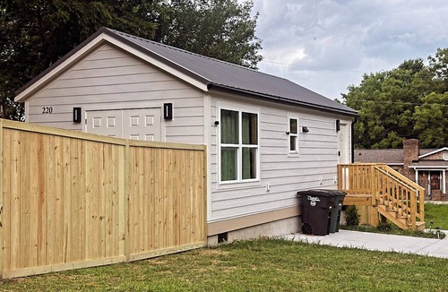 Concord Cabin | Cozy 1-bedroom cabin in perfect Concord with AC