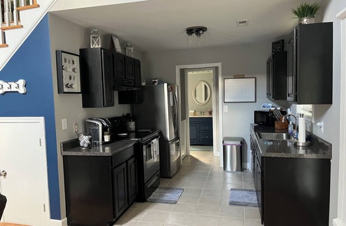 Lancaster House | Cozy 1 BR + Loft + 1 Bath. Conveniently located between CLT & Columbia. Secluded