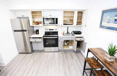 Petworth Bed & Breakfast | Cozy 1BR in Petworth with WiFi & Garden View