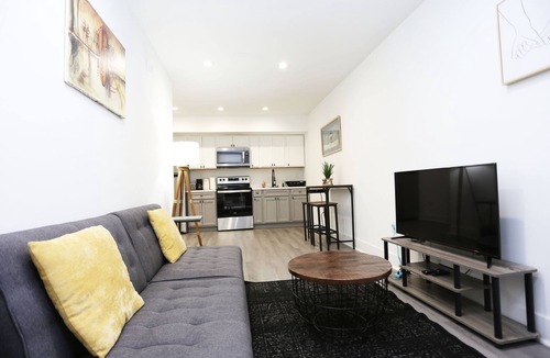 Petworth Bed & Breakfast | Cozy 1BR in Petworth with WiFi & Garden View