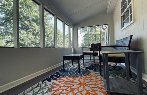 Waterloo House | Cozy 2 Bd Cottage in Lake Greenwood Community