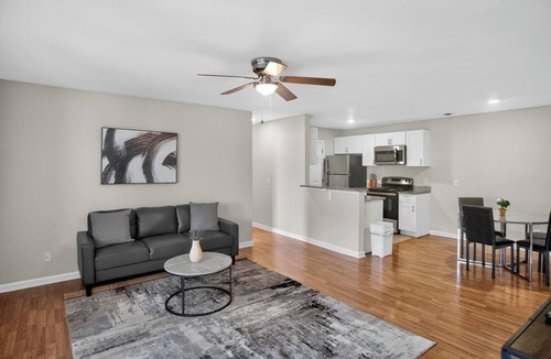 Savannah Apartment | Cozy 2 Bedroom Apartment Stay
