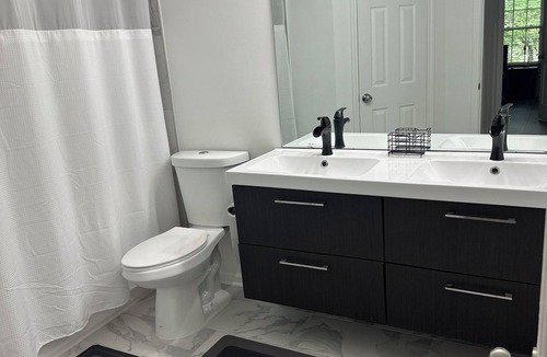 Upper Marlboro Condo | Cozy 2-bedroom condo in welcoming Upper Marlboro with AC, WiFi.