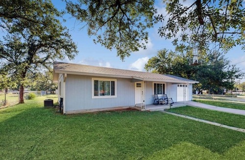 Granite Shoals House | Cozy 2 bedroom home with gas grill, patio, and boat parking